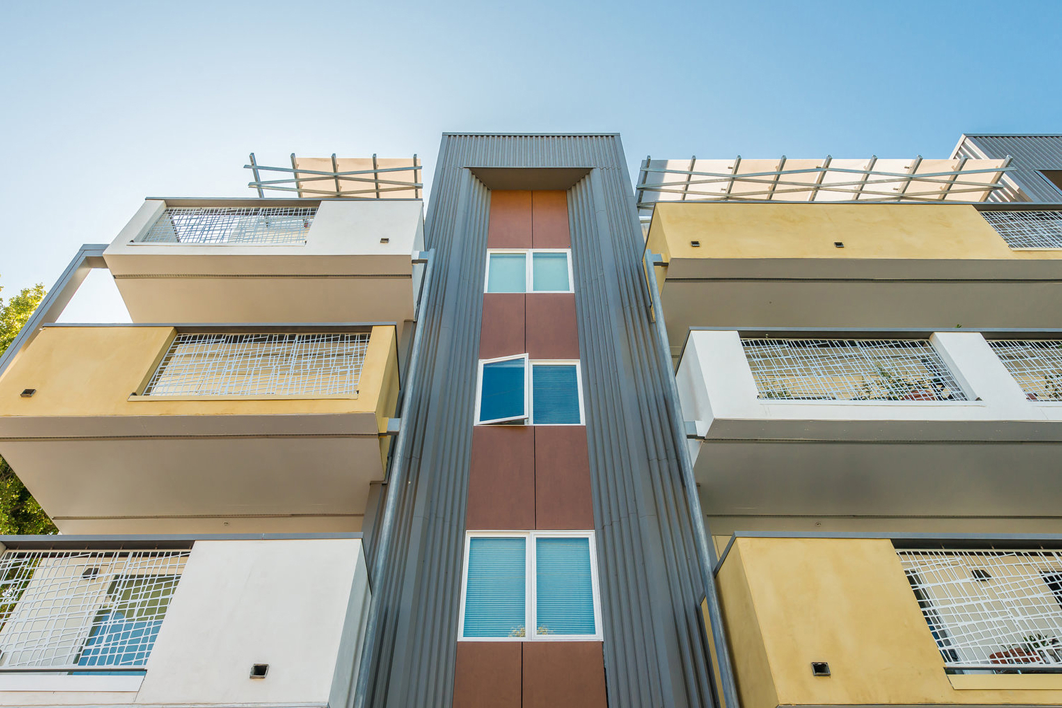 Lee Street Apartments Studio KDA